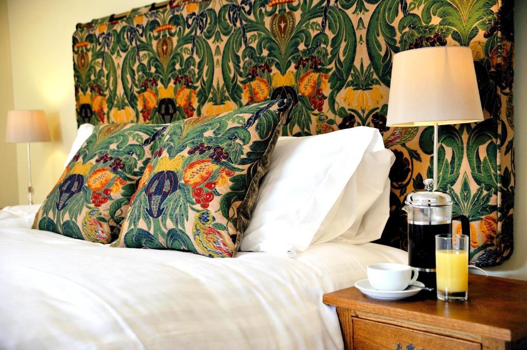 The Pheasant Public House & Hotel Gestingthorpe Room photo